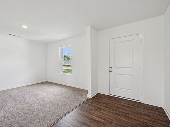 4th image of 1304 Vera Blvd
