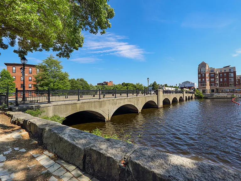 Close to the Charles River and all the amenities it has to offer for biking, walking/running paths and kayaking
