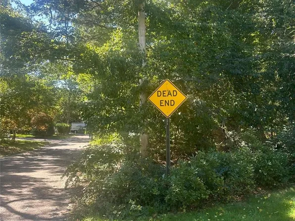 8 Shell Road, Hampton Bays, NY 11946