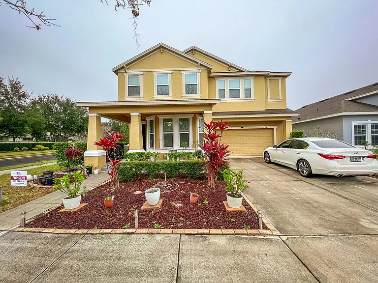 402 Rock Springs Cir — Photo 1