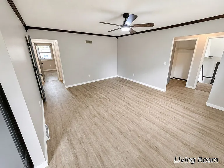 315 SE Melody Ln #B — Photo 16
