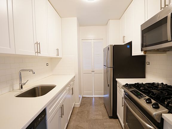 3rd image of 444 E 82nd St APT 10R