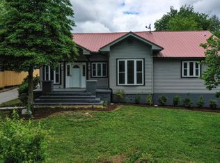 800 Hendrickson St, Clinton, TN 37716