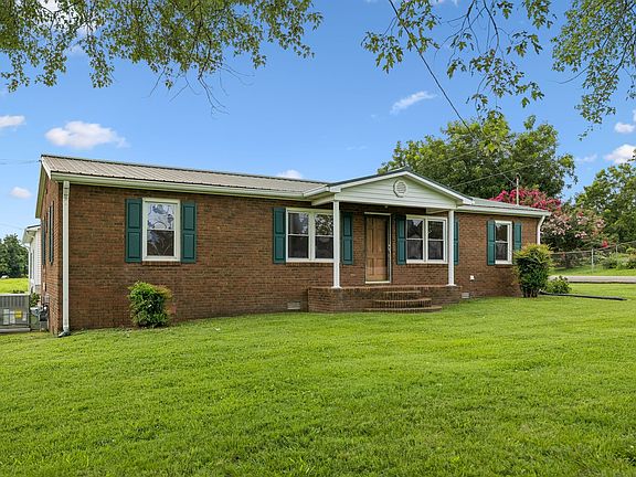 2nd image of 861 Fox Ln
