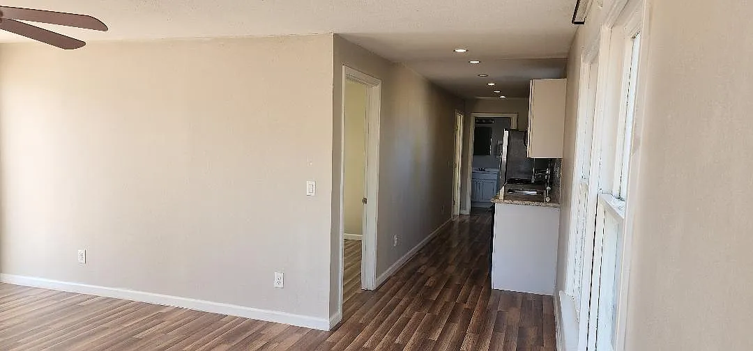 2 bed, 600 sqft, $1,300 — Photo 2