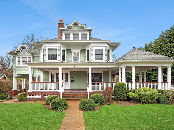 332 Carpenter Avenue, Sea Cliff, NY 11579