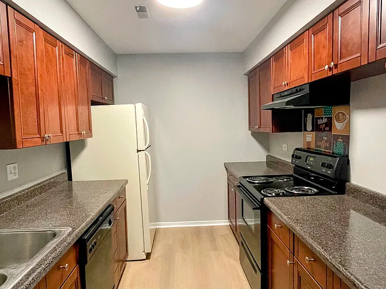 1440 Stonebridge Cir #J12 — Photo 8
