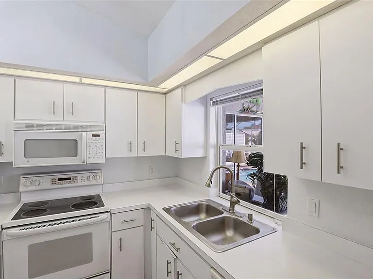3401 Moravia Ave — Photo 15