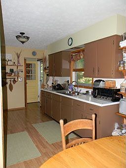 4th image of 23 Farhills Dr