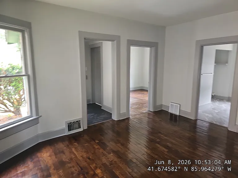 1315 Kinzy St #A — Photo 10