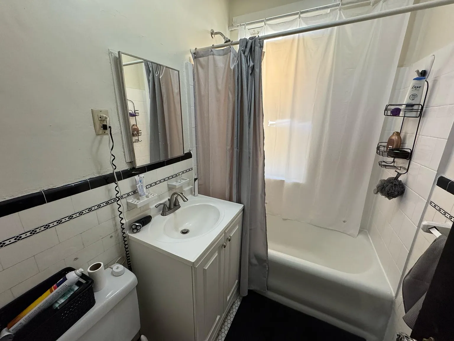 1 bed, 9999 sqft, $1,900 — Photo 4