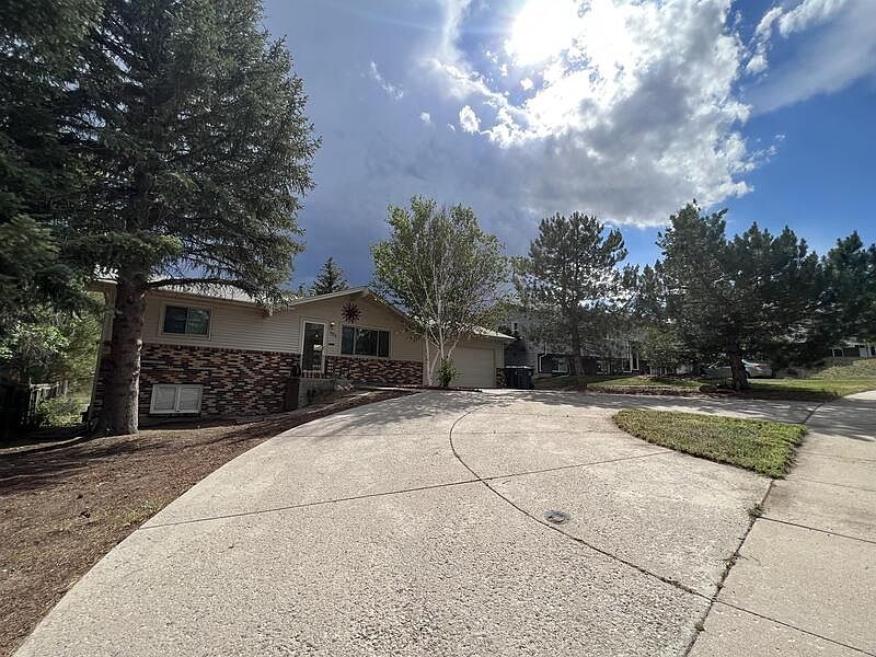 1st image of 700 Cottonwood Dr