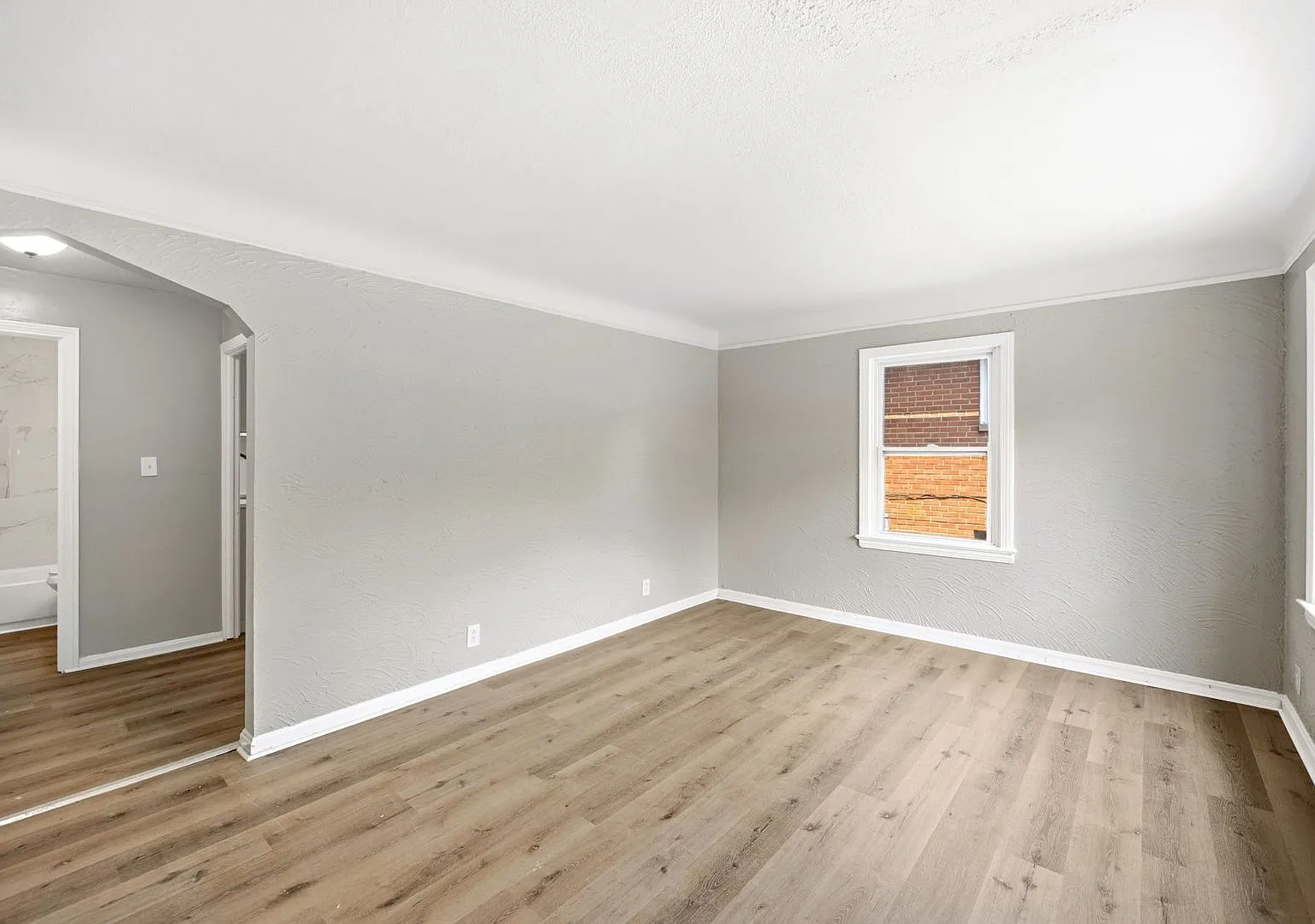 20803 Kenyon Dr — Photo 3