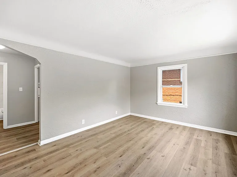 20803 Kenyon Dr — Photo 3