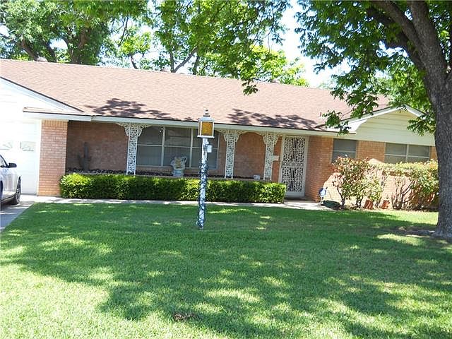1st image of 2405 N Glen Dr