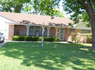 2405 N Glen Dr, Fort Worth, TX 76119