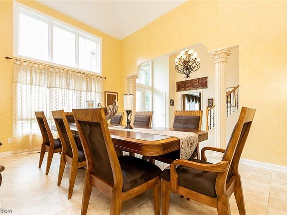 4th image of 24400 Union Cir