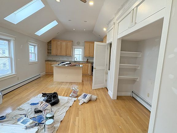 2nd image of 120 Columbia St #1