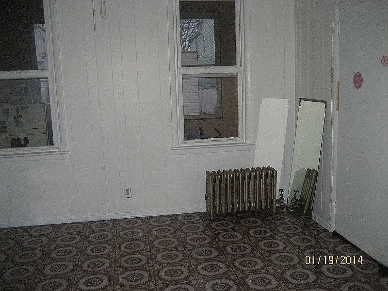2nd image of 638 Franklin St