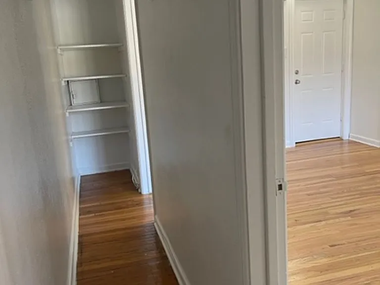 The Fern Flats - Newly Renovated in 2024 with in-unit Washer and Dryer! — Photo 24