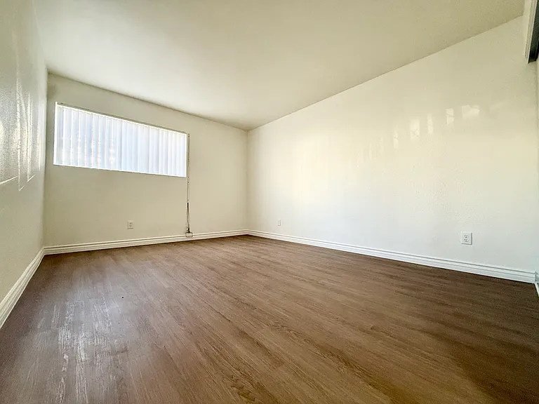 430 S Willie James Jones Ave — Photo 10