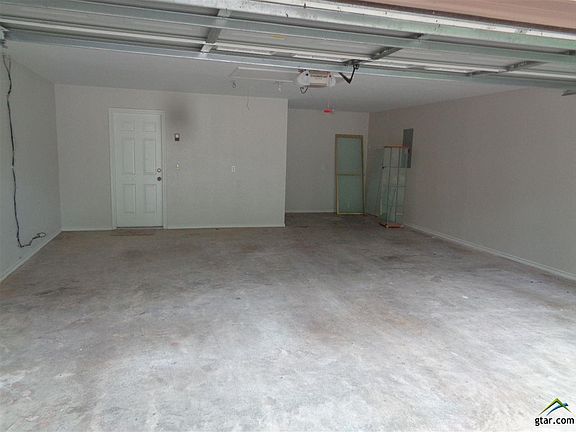 4th image of 5811 Briar Creek Dr
