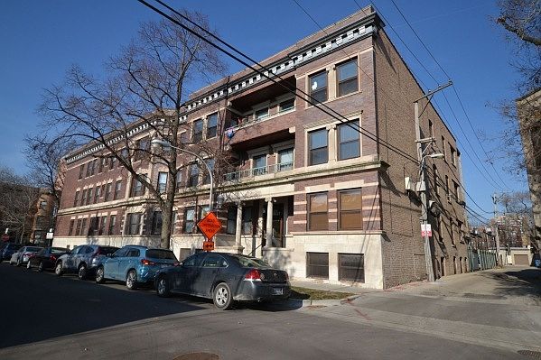 1st image of 974 W Cuyler Ave APT 001