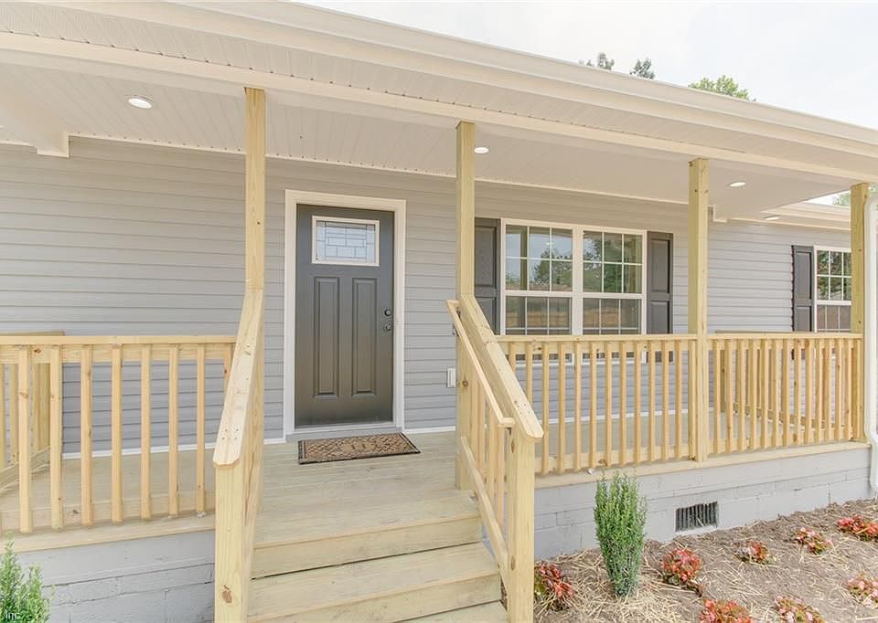 1st image of 121 Willow Ln