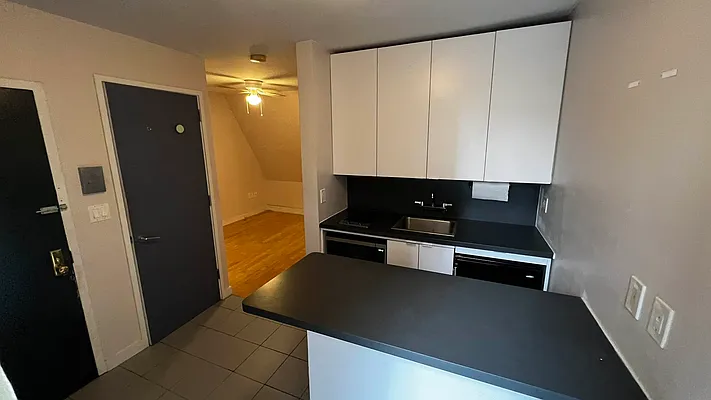 Rented by HOLTON REAL ESTATE INC. | media 11