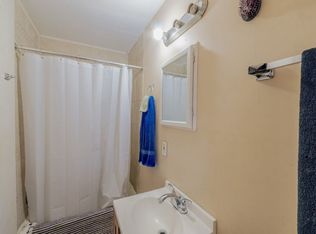 33 Breezewood Cmn #1, East Amherst, NY 14051