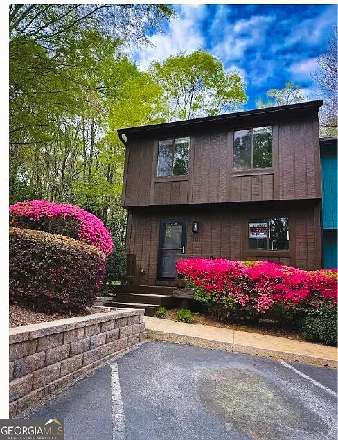 134 Fernbanks Ct photo 1