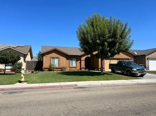 1219 San Antonio Ave, Dinuba, CA 93618