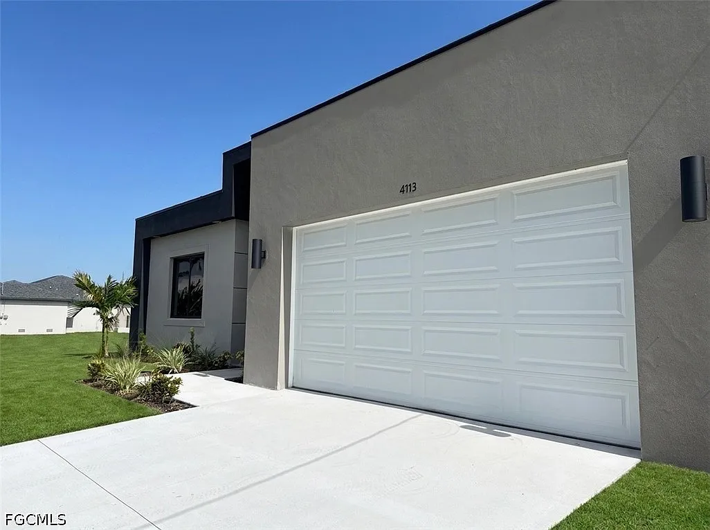4 bed, 3.0 bath, 1905 sqft, $2,200 — Photo 3