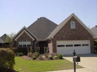 106 Kenswick Ct, Starkville, MS 39759