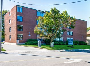 5521 Drummond Rd, Niagara Falls, ON L2G 7G8