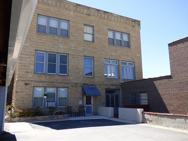 1st image of 1000 Fountain Terrace Dr Unit 202