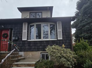 218 8th St Floor 1, Fairview, NJ 07022