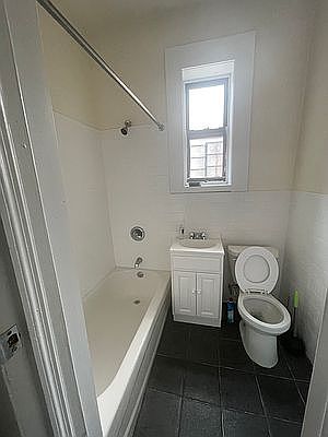 5th image of 732 E 21st St APT 4D