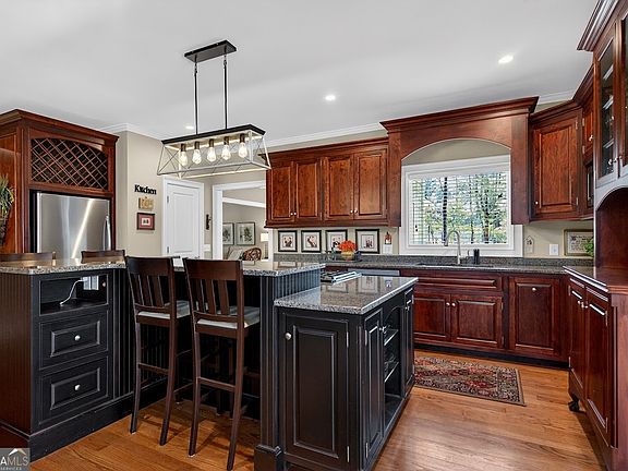 4th image of 130 Sunny Point Cir