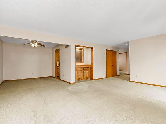 5th image of 1305 NW Village Dr APT B