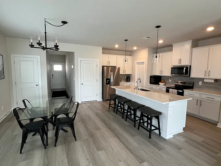 Skyridge Dr — Photo 3