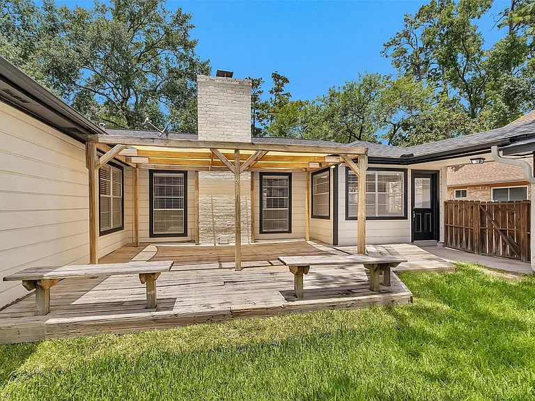 7911 Heathrow Ln — Photo 19