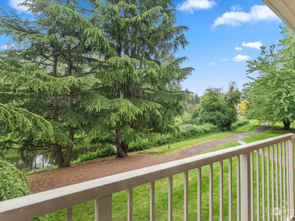 7422 W Lake Sammamish Parkway NE #1-206, Redmond, WA 98052