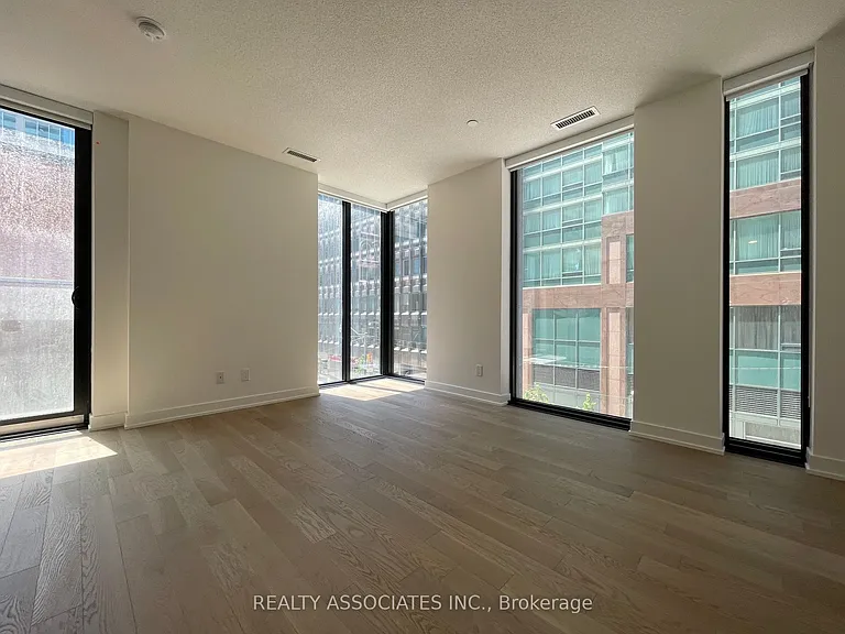 25 Richmond St E #213 — Photo 2
