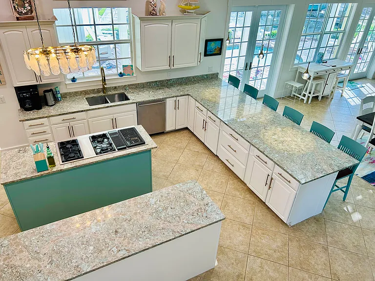 608 Key Royale Dr — Photo 5