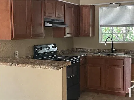 2 bed, $1,100 — Photo 4