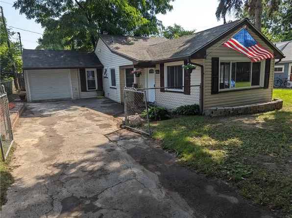 43 Estall Rd, Rochester, NY 14616