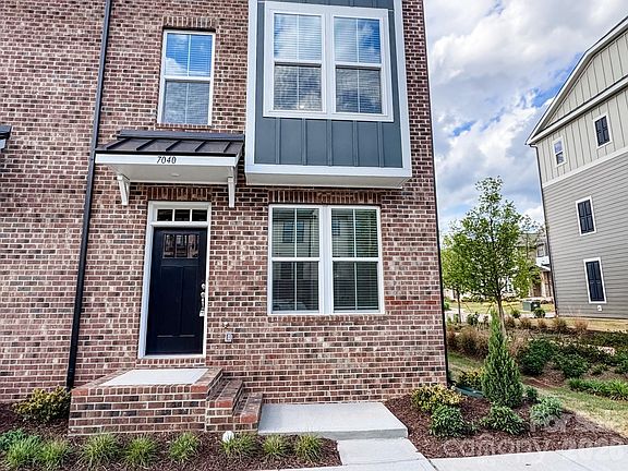 3rd image of 7040 Westrow Ave