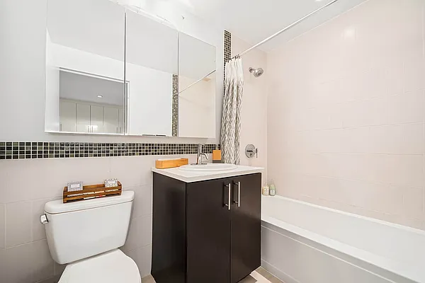 Rented by Compass | media 50