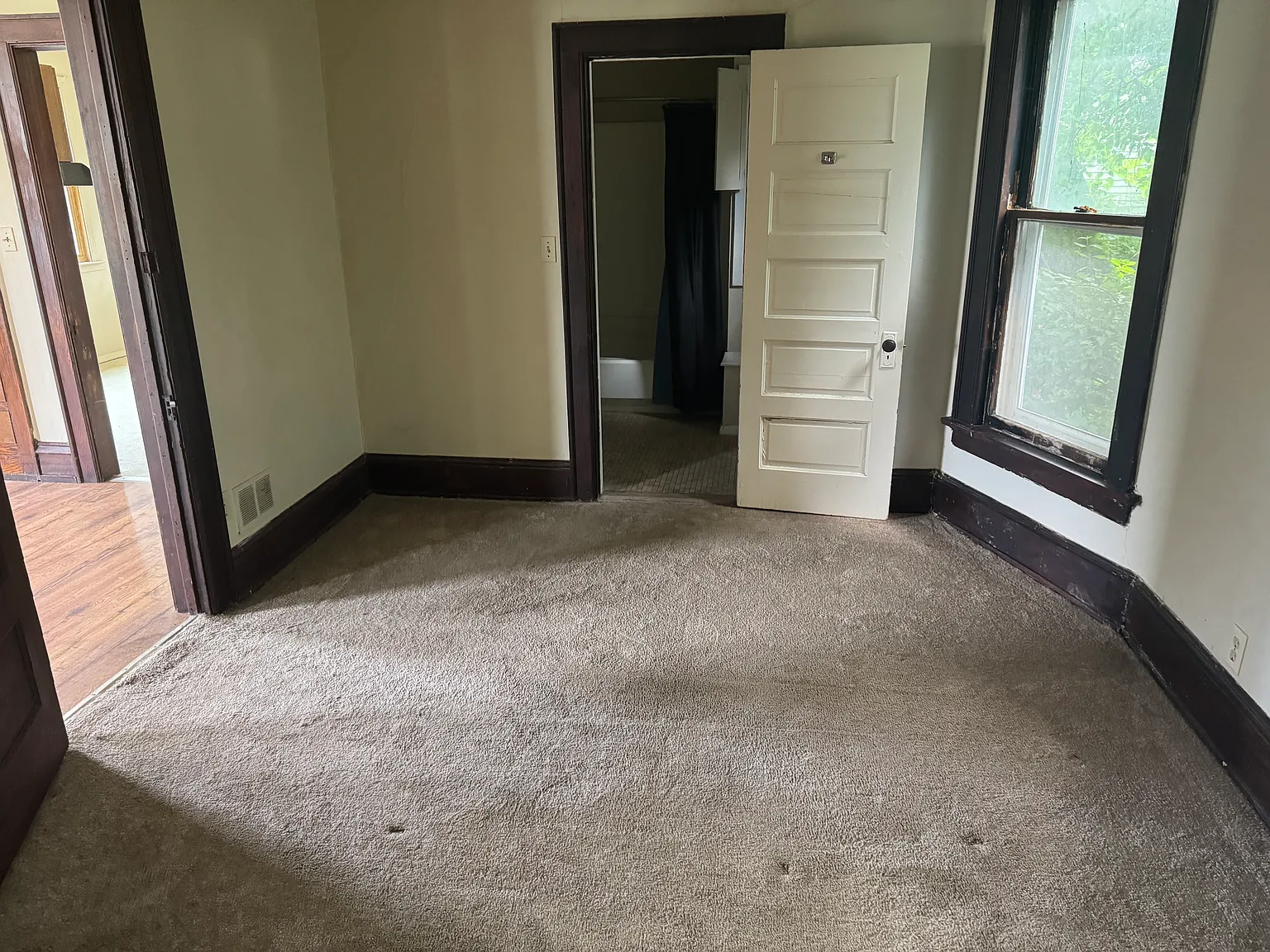 2 bed, 1200 sqft, $850 — Photo 2